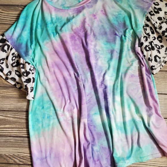 Tye dye leopard sleeve  Top - Picture 4 of 7